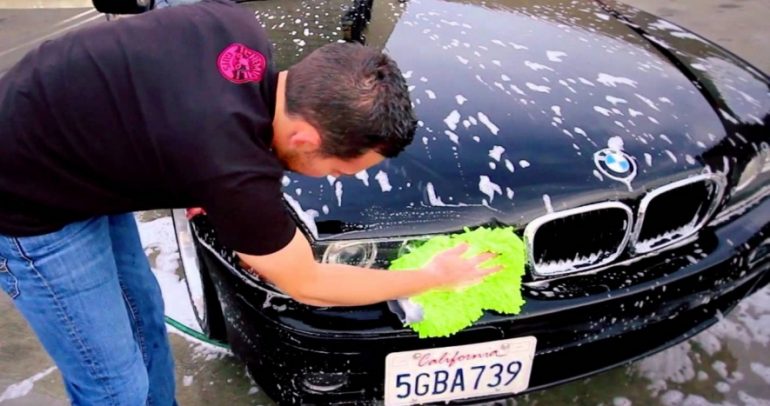 لتنظيف السيارة بمفردك قواعد خاصة ودقيقة